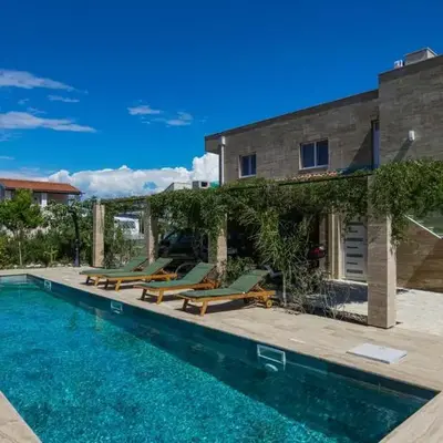Apartments with swimming pool Bogdanovici