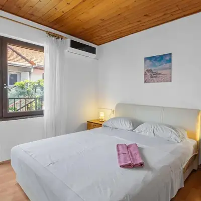 3 Bedroom Cozy Apartment In Vodice