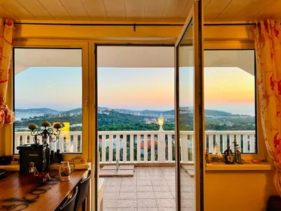 Pogled na planine ili pogled na planine iz apartmana