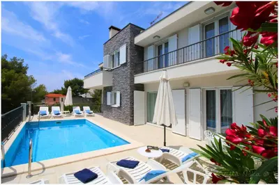 Bazen u objektu Apartments Nika ili u blizini
