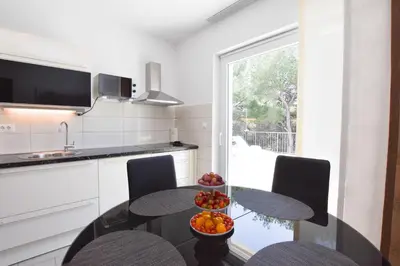 Kuhinja ili čajna kuhinja u objektu Apartments Nika