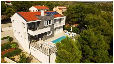 Bazen u objektu Apartments Nika ili u blizini
