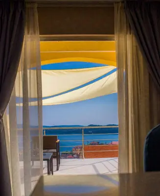 Krevet ili kreveti u jedinici u objektu Lux Apartment Erato - Beach 10 min walk - FREE PARKING