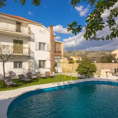 3 Bedroom Lovely Apartment In Sibenik
