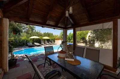 Bazen u objektu MY DALMATIA - Holiday home Olive Garden with private swimming pool ili u blizini