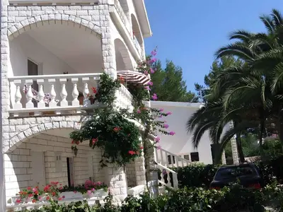 Vrt u objektu Apartment Rogoznica 3