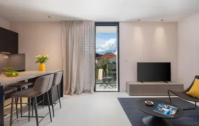 TV i/ili zabavni centar u objektu Stunning Apartment In Betina With Wifi