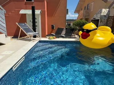 Bazen u objektu Ferienhaus Bilice - Pool beheizt - Fitness - Relax ili u blizini