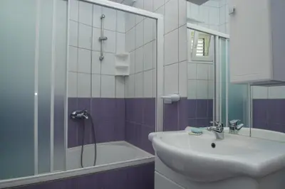 Kupaonica u objektu Apartments Jerkunica
