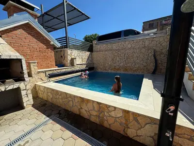 Bazen u objektu Ferienwhg Bilice 2 - Pool beheizt - Fitness - Relax ili u blizini