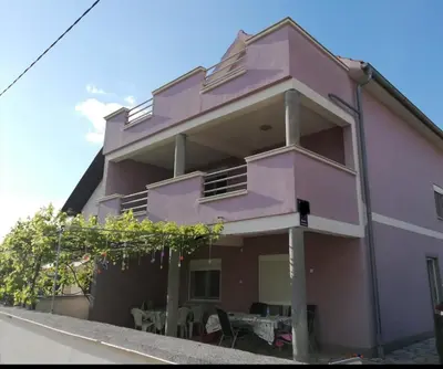 Zgrada u kojoj se nalazi apartman