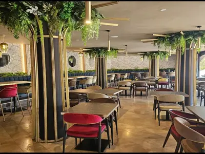 Restoran ili neka druga zalogajnica u objektu Mobile homes Jezera Lovišća Premium