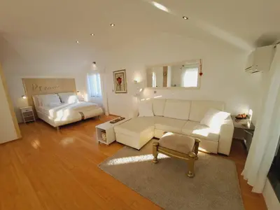 Krevet ili kreveti u jedinici u objektu Apartments Ana Žaborić, 50 m od šljunčane plaže