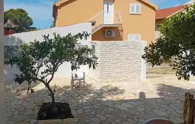 Vrt u objektu Pet Friendly Apartment In Sibenik With Wifi