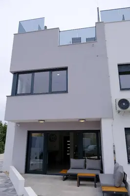 Zgrada u kojoj se nalazi vila