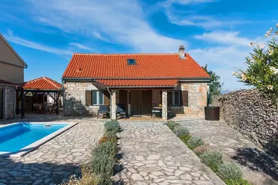Bazen u objektu Rural House Gluic ili u blizini