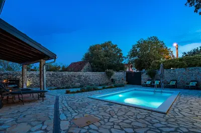 Bazen u objektu Rural House Gluic ili u blizini