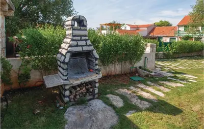 Vrt u objektu Holiday Home Lozovac With Outdoor Swimming Pool 441