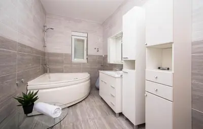 Kupaonica u objektu Beautiful Home In Brodarica With Wifi