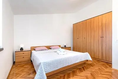 Krevet ili kreveti u jedinici u objektu Apartments Brodarica Beach