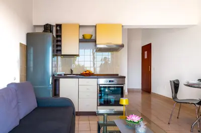 Kuhinja ili čajna kuhinja u objektu Apartments Brodarica Beach