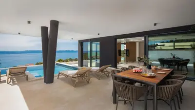 Bazen u objektu Villa Oliva ili u blizini