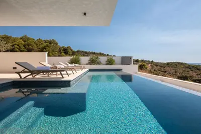 Bazen u objektu Villa Oliva ili u blizini