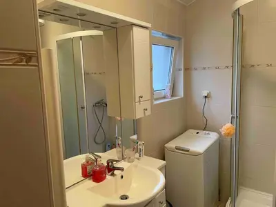 Kupaonica u objektu Apartment Luka - One Bedroom Apartment with Balcony and Sea View