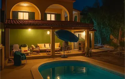 Bazen u objektu Lovely Home In Razanj ili u blizini