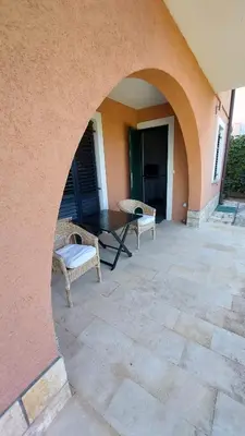 Popločani dio dvorišta ili vanjski dio objekta Apartment Bunja