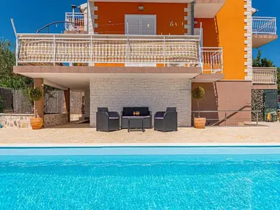 Bazen u objektu Apartment with swimming pool and 2 rooms ili u blizini