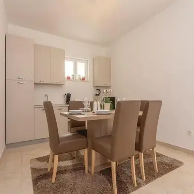 Apartment with swimming pool and 2 rooms