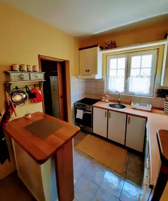Kuhinja ili čajna kuhinja u objektu Holiday Home Subasic