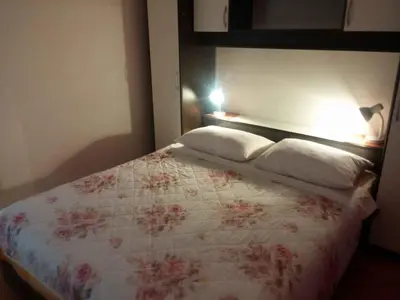 Krevet ili kreveti u jedinici u objektu Apartment in Vodice 7702