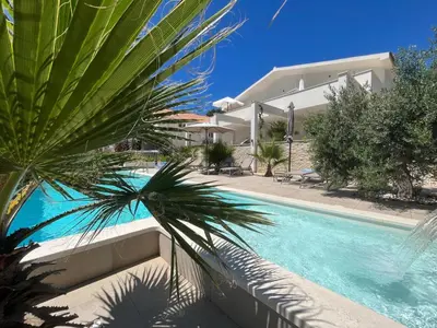 Bazen u objektu Apartments and Rooms Mateša ili u blizini
