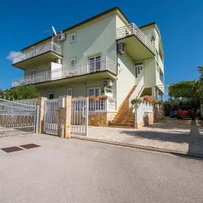 Apartments Antique Ivo
