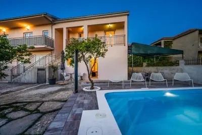 Bazen u objektu Holiday Home Bene ili u blizini