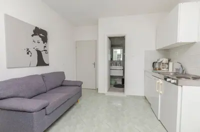 Kuhinja ili čajna kuhinja u objektu Apartments Beachfront Srima
