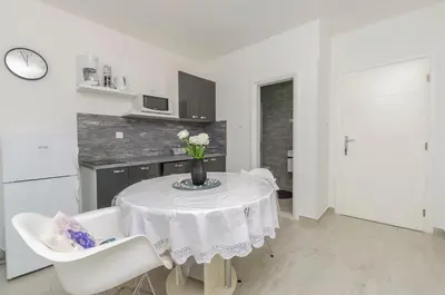 Kuhinja ili čajna kuhinja u objektu Apartments Beachfront Srima