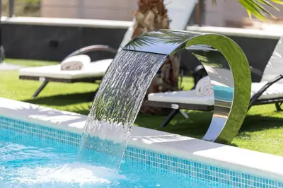 Bazen u objektu Luxury villa with a swimming pool Primosten - 23550 ili u blizini