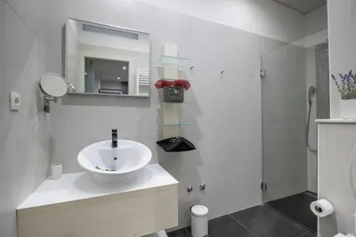 Kupaonica u objektu Villa Martinis, Rogoznica, private heated pool