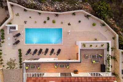 Bazen u objektu Villa Liliana Vodice ili u blizini