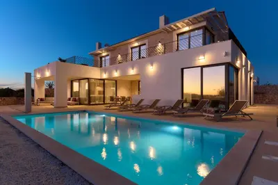 Bazen u objektu Villa Liliana Vodice ili u blizini
