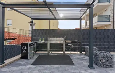 Balkon ili terasa u objektu 6 Bedroom Stunning Home In Podglavica