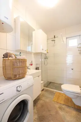 Kupaonica u objektu Apartmani Simona Tribunj