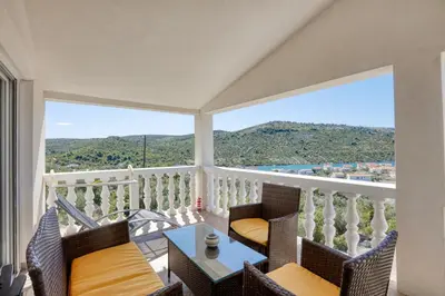 Pogled na planine ili pogled na planine iz apartmana
