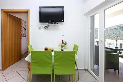 TV i/ili zabavni centar u objektu Family-friendly apartments with swimming pool Stupin Celine, Rogoznica - 23257
