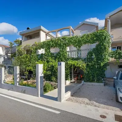 Gorgeous Apartment In Pirovac With Wifi