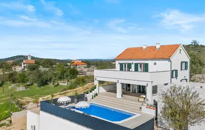 Bazen u objektu Awesome Home In Vodice ili u blizini