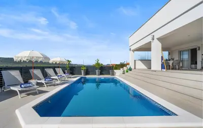 Bazen u objektu Awesome Home In Vodice ili u blizini